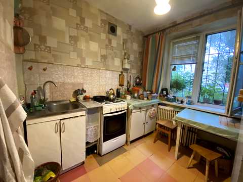 комерційна за адресою Героїв просп., 12