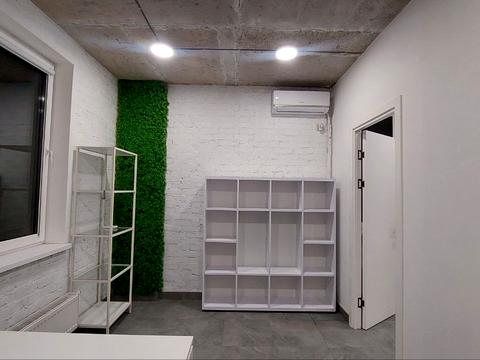 комерційна за адресою Василя Симоненка вул., 30