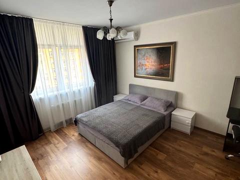 квартира за адресою Сім'ї Кульженків вул. (Петра Дегтяренка), 35