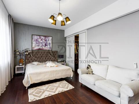квартира за адресою Кропивницького вул., 10