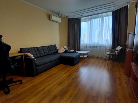 квартира по адресу Миколы Бажана просп., 14