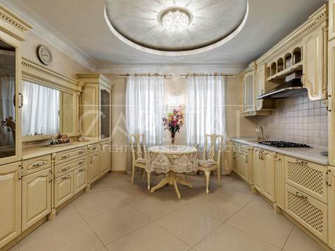 будинок за адресою Богатирська вул., 4