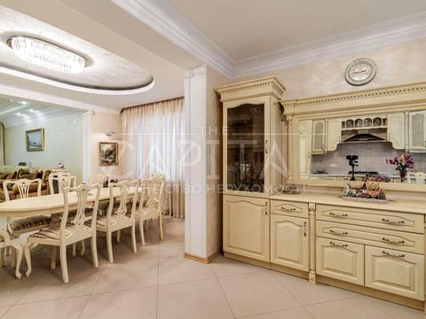 будинок за адресою Богатирська вул., 4