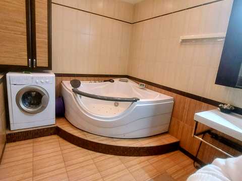 квартира за адресою Юрія Литвинського вул. (Російська), 64