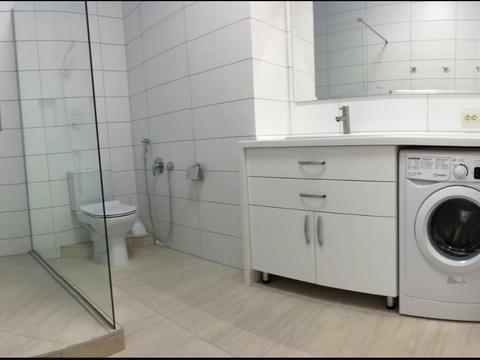 квартира за адресою Дмитра Яворницького просп. (Карла Маркса), 72-Б