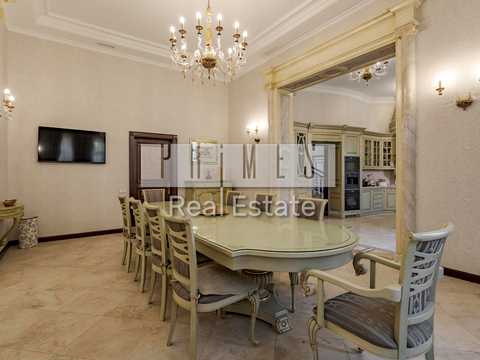 будинок за адресою Центральна вул.