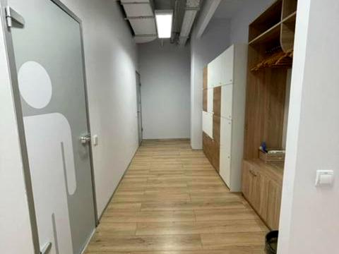 комерційна за адресою Київ, Лейпцизька вул., 15А