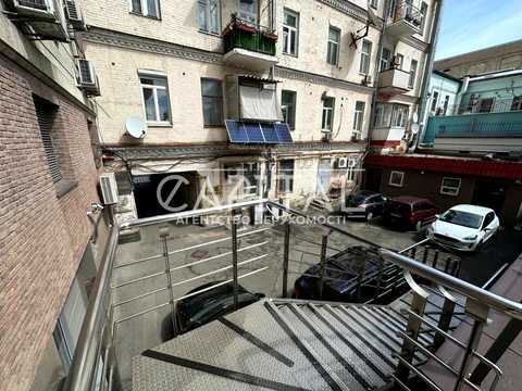 комерційна за адресою Тараса Шевченка пров., 33