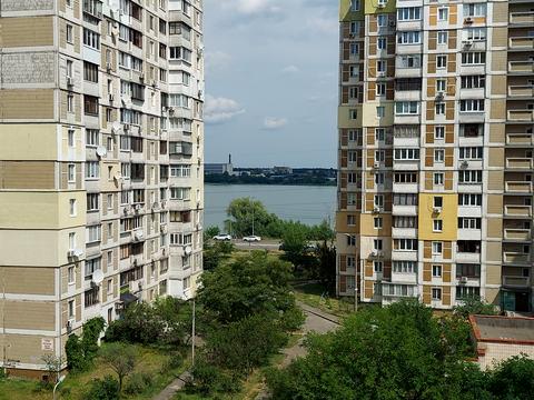 квартира за адресою Ревуцького вул., 44-Б