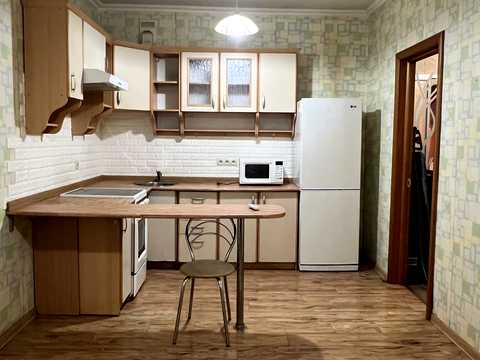 квартира за адресою Салютна вул., 1-Б
