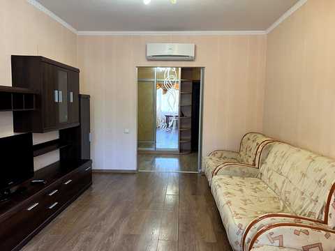 квартира за адресою Салютна вул., 1-Б
