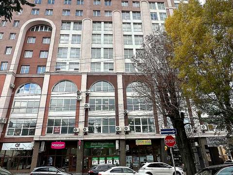 квартира по адресу Героев Майдана ул. (Театральная), 1