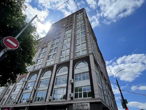 квартира по адресу Героев Майдана ул. (Театральная), 1