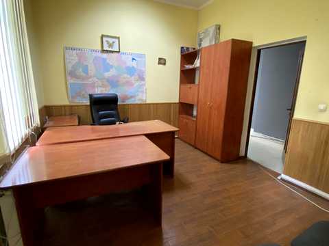 комерційна за адресою Гнатюка, 2