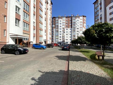 комерційна за адресою с. Крихівці, Двірська вул., 30