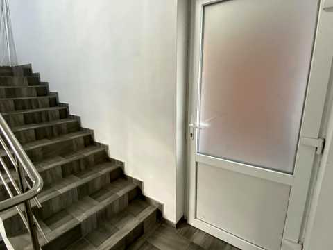 комерційна за адресою Ребета, 3б