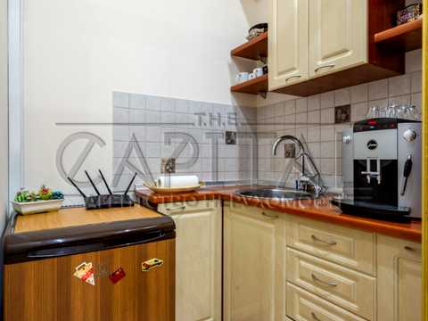 комерційна за адресою Київ, Лютеранська вул., 8