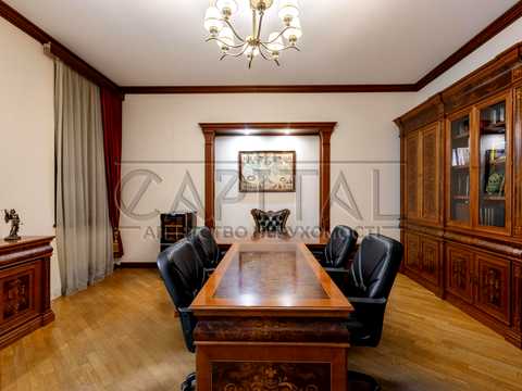 комерційна за адресою Київ, Лютеранська вул., 8