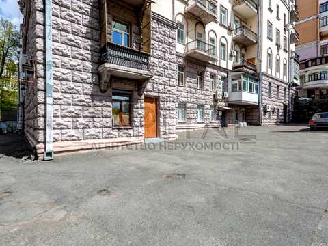 комерційна за адресою Київ, Лютеранська вул., 8