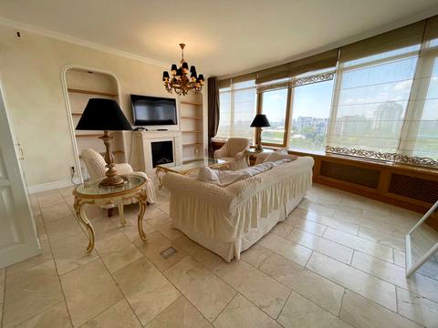 квартира по адресу Веры Инбер ул. (Веры Инбер), 5