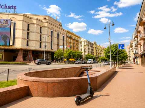 комерційна за адресою Велика Васильківська вул. (Червоноармійська), 25