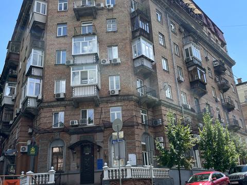 комерційна за адресою Дарвіна вул., 1