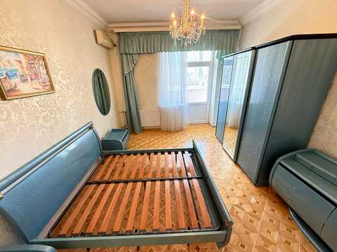квартира за адресою Дмитра Яворницького просп. (Карла Маркса), 20