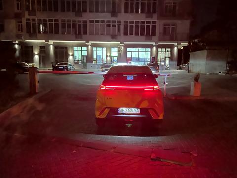 паркомісце за адресою Сегедська вул., (Будинок)
