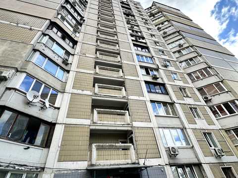 квартира по адресу Ревуцкого ул., 11-А