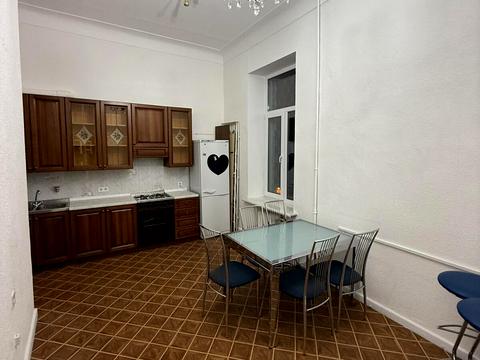 комерційна за адресою Київ, Антоновича вул. (Горького), 10