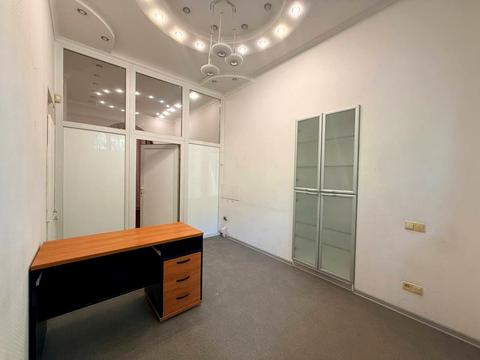 комерційна за адресою Шевченка вул., 33
