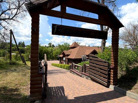 комерційна за адресою Івана Франка, 1
