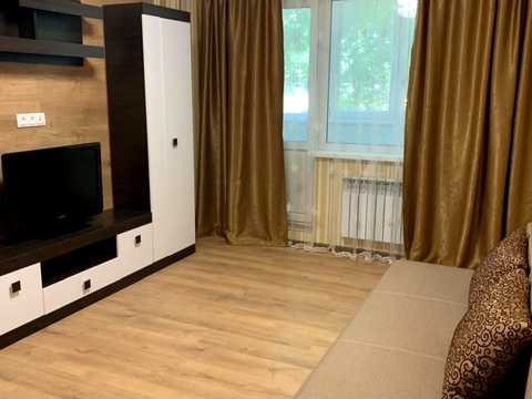 квартира за адресою Космічна вул., 11