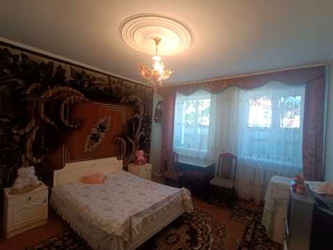 будинок за адресою Євгена Коновальця вул., 2