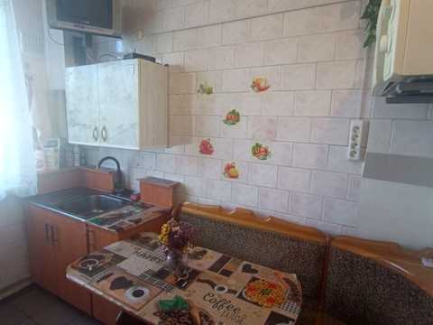 будинок за адресою Євгена Коновальця вул., 2