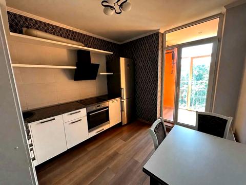 квартира за адресою Регенераторна вул., 4 к1
