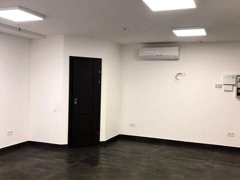 комерційна за адресою Берегова вул., 20