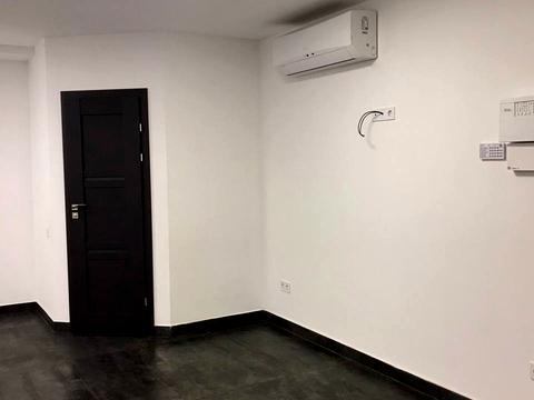 комерційна за адресою Берегова вул., 20