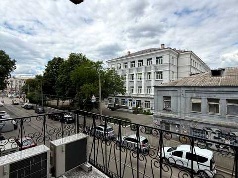 комерційна за адресою Хорива вул., 21
