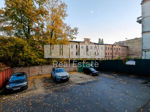 комерційна за адресою Євгена Чикаленка вул. (Пушкінська), 37-Б