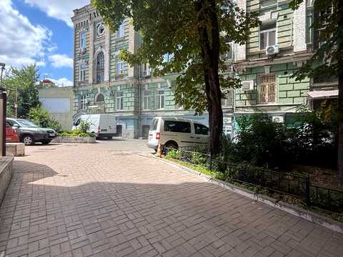 коммерческая по адресу Десятинная ул., 1/3