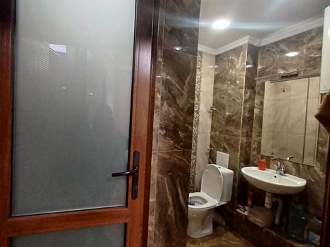 комерційна за адресою Космонавтів вул., 52
