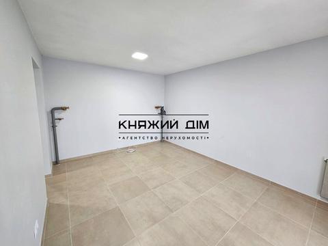 комерційна за адресою Ревуцького вул., 54