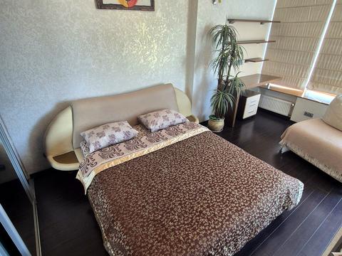 квартира по адресу Королеви Єлизавети ІІ ул. (Глинки), 2