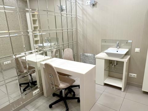 коммерческая по адресу Владимира Ивасюка просп. (Героїв Сталінграду), 4