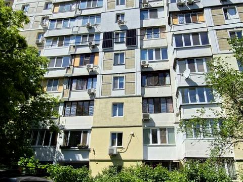 квартира за адресою Ревуцького вул., 13