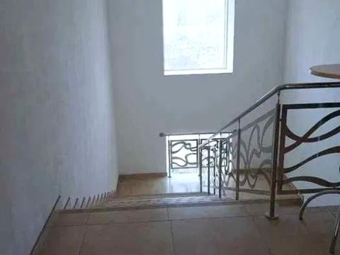 комерційна за адресою Лисогірська вул., 6