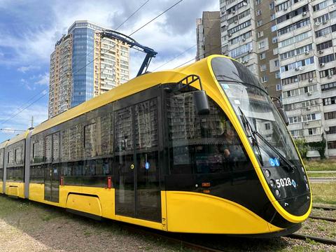 квартира за адресою Анни Ахматової вул., 23