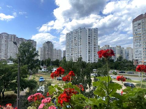 квартира за адресою Анни Ахматової вул., 23