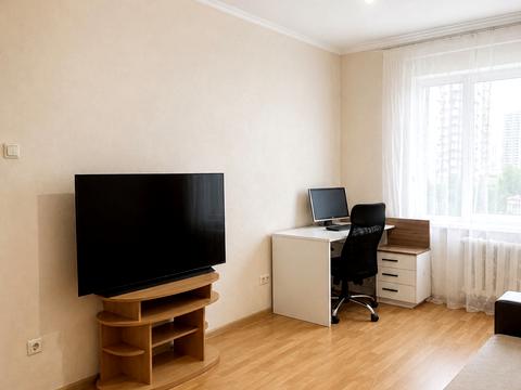 квартира за адресою Анни Ахматової вул., 37